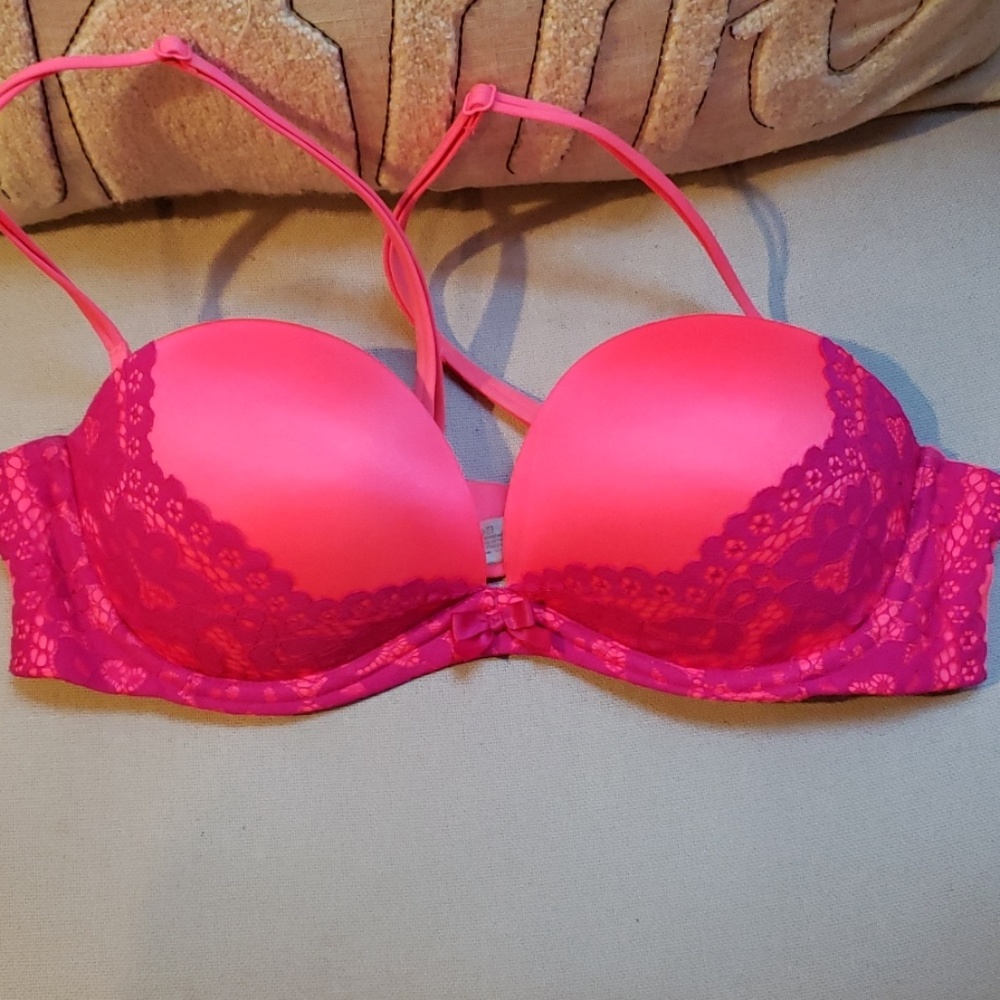 Victoria's Secret Very Sexy Strapless Push-up bra